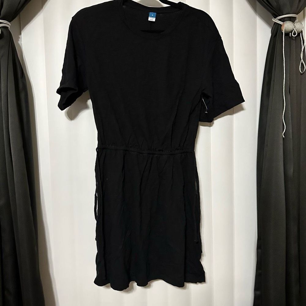 Old Navy above knee black dress with sinche waist drawstrings